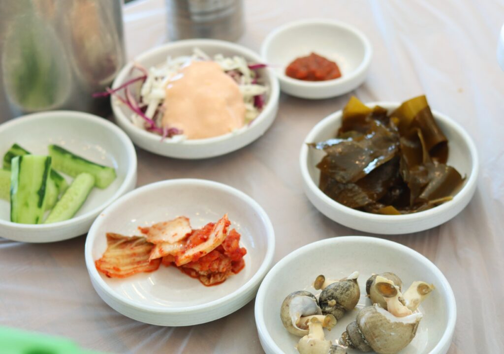 이준오수산 기본 반찬