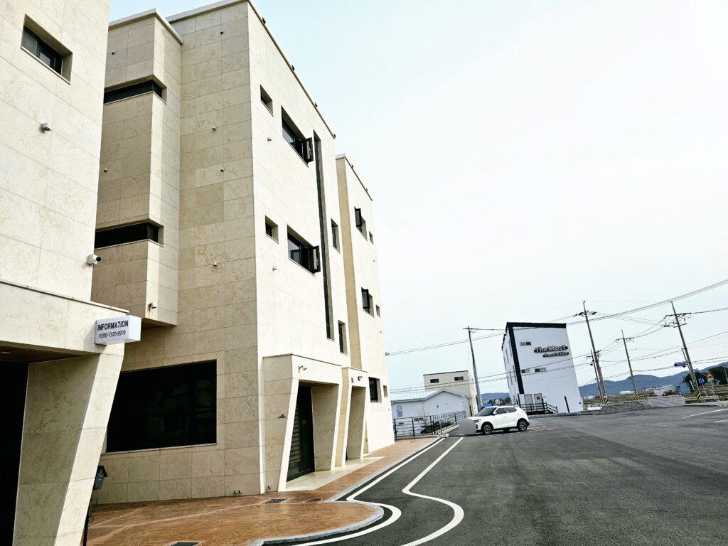 포항 유앤미풀빌라 전용 주차장