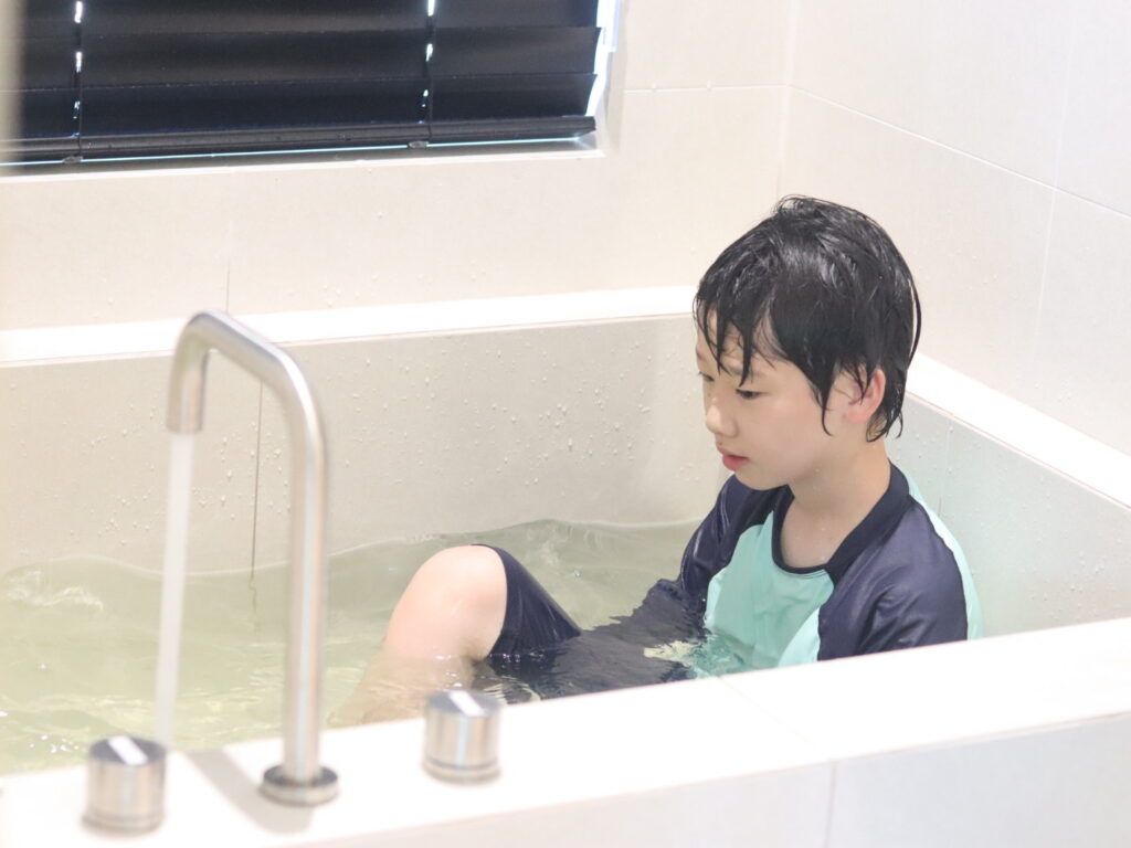 씨야드 스테이 자쿠지를 이용하는 아이